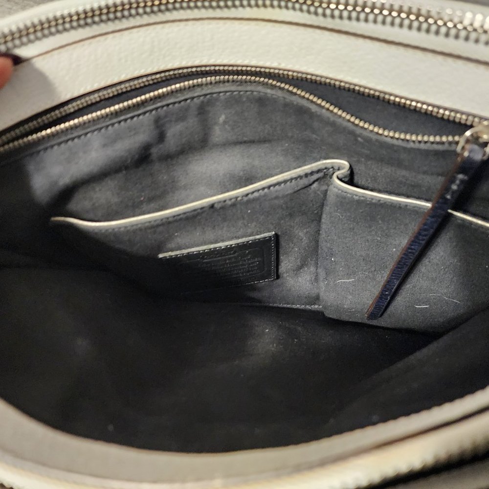Coach leather crossbody handbag - Picture 3 of 6